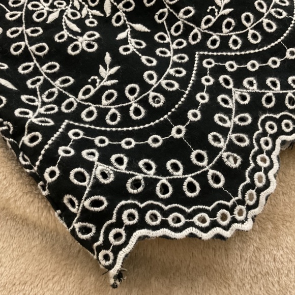 Loft embroidered skirt size 4 - Picture 2 of 2